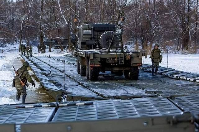 皇冠代理注册_17公里血路铺成战场炼狱!顿巴斯要塞岌岌可危皇冠代理注册,乌防线即将坍塌