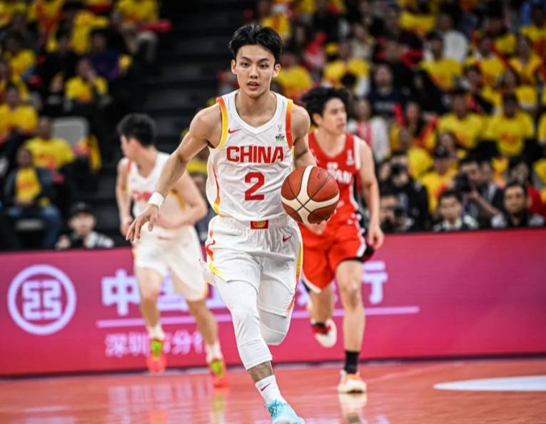 青少年代表隊_42分大胜青少年代表隊!亚预赛中国男篮复仇日本 赵睿16+8+5
