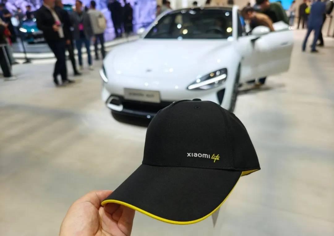 皇冠信用网最新地址_雷军最新发声!小米上海车展每天送5000顶帽子皇冠信用网最新地址,售价129元