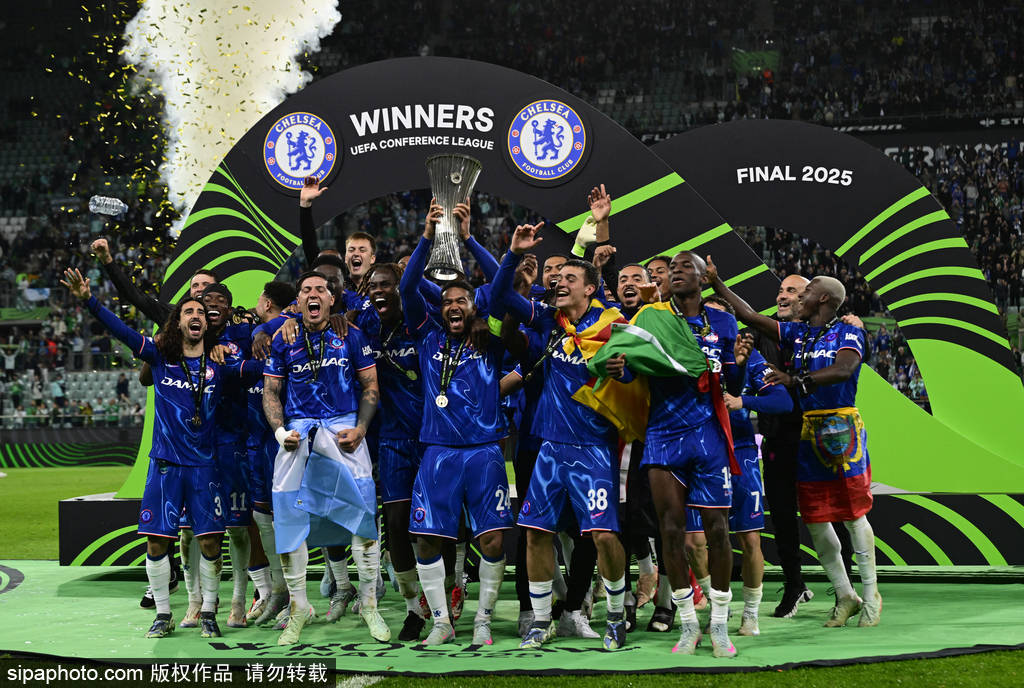 皇冠信用网庄家_欧战全满贯皇冠信用网庄家!欧协-桑乔建功帕尔默2助 切尔西4-1贝蒂斯夺冠