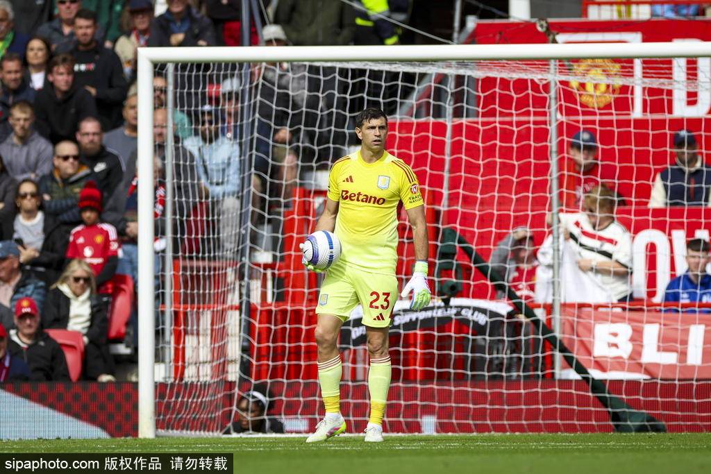 皇冠信用网账号_大马丁空降老特拉福德?世界冠军门神欲拯救阿莫林麾下“红魔”皇冠信用网账号!