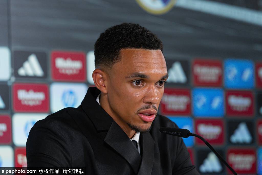 皇冠信用網_皇马用巴尔韦德保护阿诺德皇冠信用網,对阵巴黎圣日耳曼能否奏效?