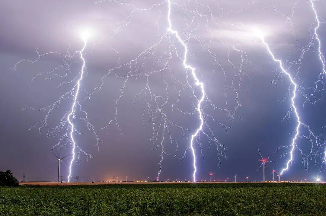 介绍个皇冠信用網网址_预警升级!上海大暴雨持续…还要连下10天!雷电已致2起惨剧介绍个皇冠信用網网址,警惕