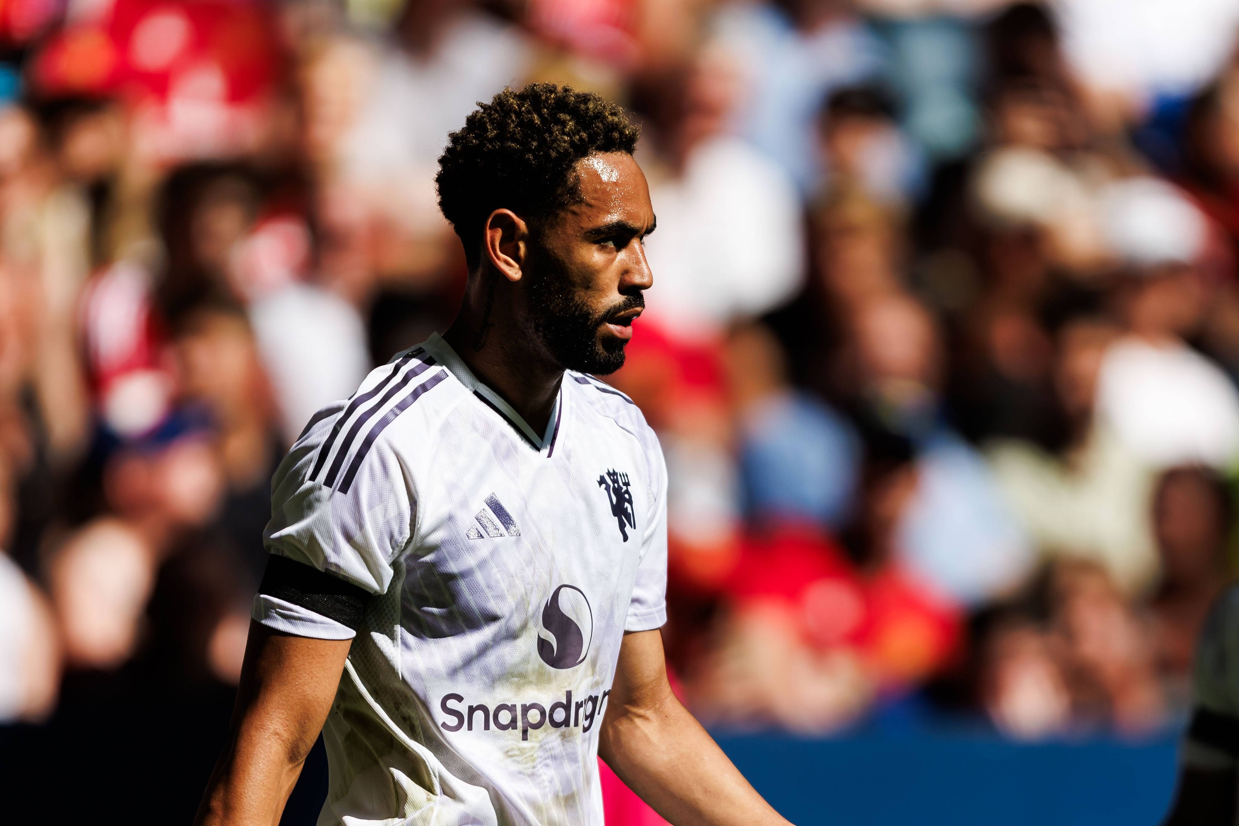 皇冠信用网代理申条件_狼王!电讯报:库尼亚严肃要求卢克-肖加快传球皇冠信用网代理申条件,展现出独特气质