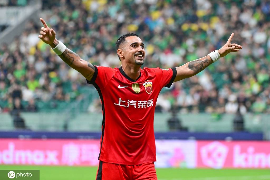 皇冠代理登录地址_争冠渺茫皇冠代理登录地址!中超-莱昂纳多戴帽 国安2-3海港遭3连败