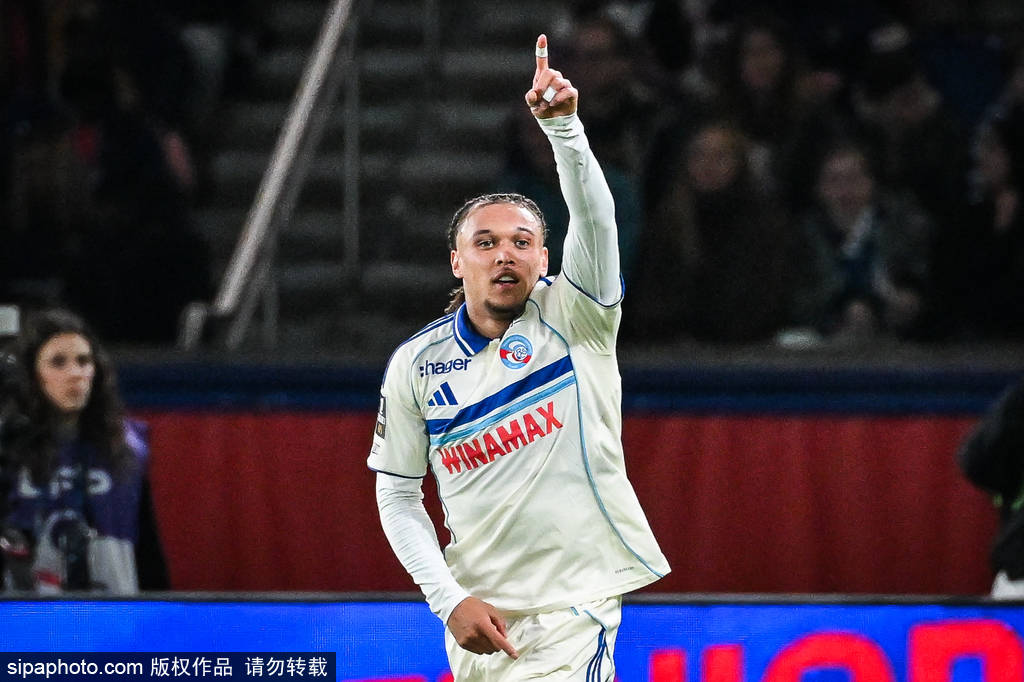 皇冠信用網出租
_进球大战皇冠信用網出租
!法甲-巴尔科拉破门 巴黎连追2球3-3斯特拉斯堡