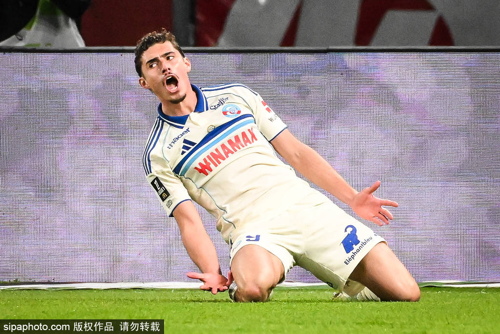 皇冠信用網出租
_进球大战皇冠信用網出租
!法甲-巴尔科拉破门 巴黎连追2球3-3斯特拉斯堡