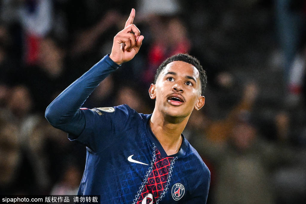 皇冠信用網出租
_进球大战皇冠信用網出租
!法甲-巴尔科拉破门 巴黎连追2球3-3斯特拉斯堡