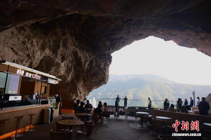 如何代理皇冠信用
_浙江温州乐清雁荡山:悬崖咖啡助力传统景区焕新出圈