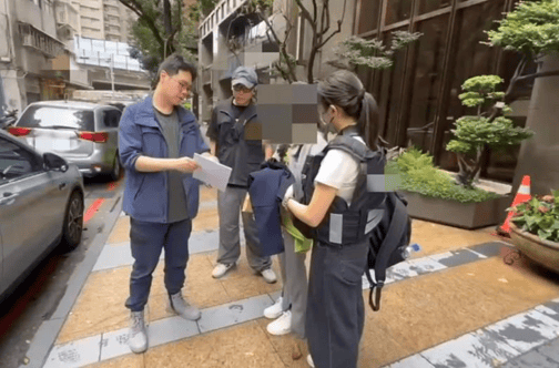 皇冠信用盘登
_台北市爆出“富二代豪宅双尸案”皇冠信用盘登
,女毒贩落网画面曝光