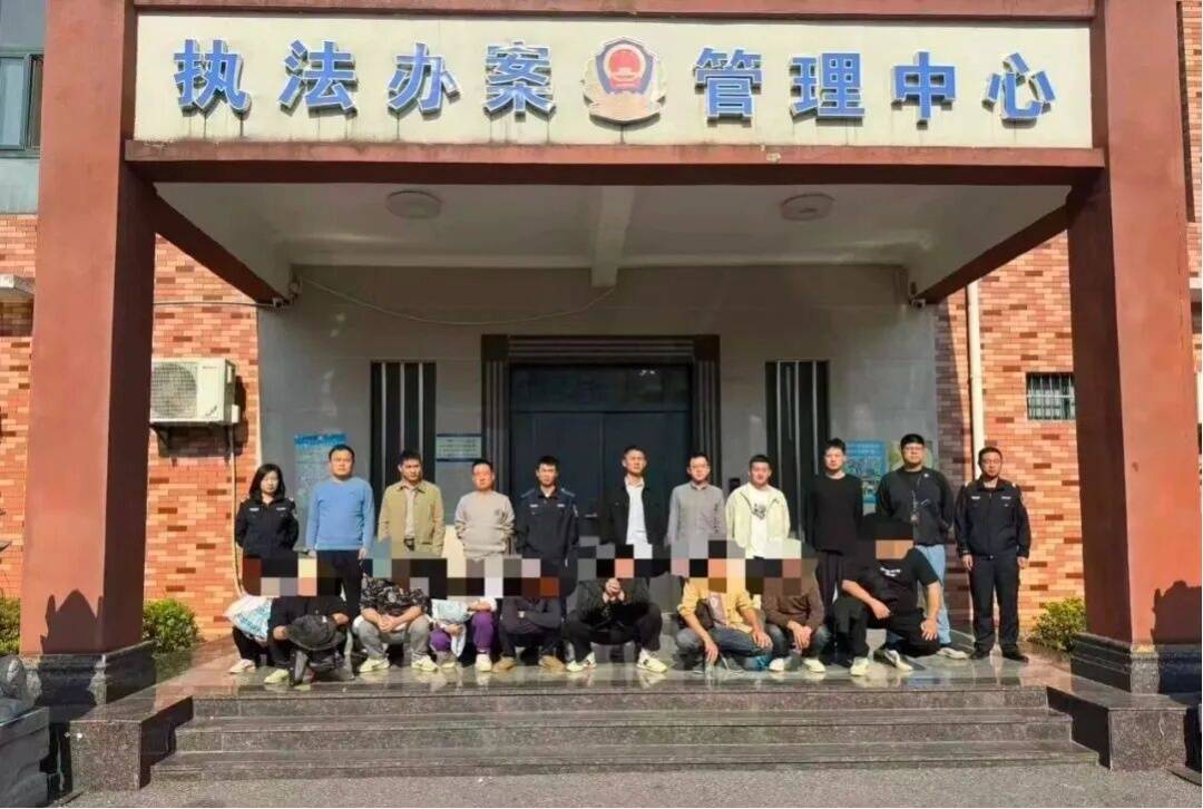 皇冠信用盘结算日
_可疑男女频繁出入皇冠信用盘结算日
,竟在墓地干这事!多人当场被抓→