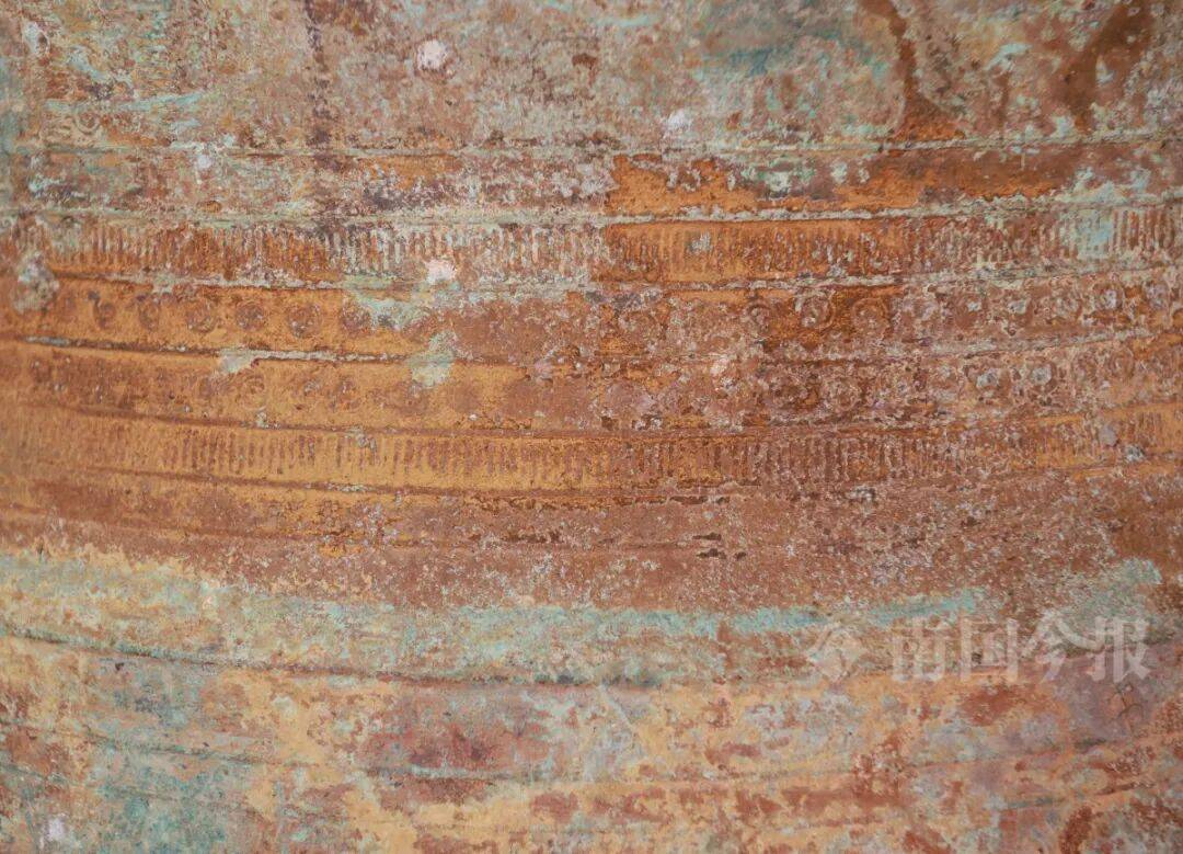 皇冠信用登2代理
_柳州钓鱼阿叔竹林挖蚯蚓皇冠信用登2代理
,竟挖出千年前的“大宝贝”!