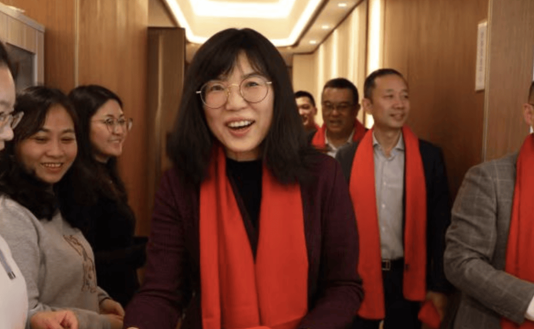 马德里竞技足球
_从建行辞职后到房企成女副总马德里竞技足球
,拿“安家费”等财物超4000万,被判14年