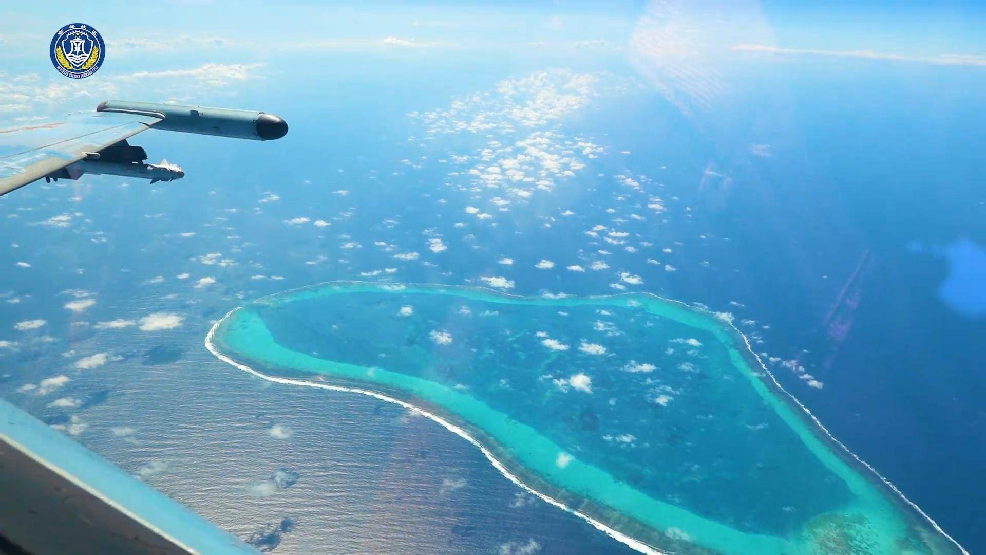 伊朗足球
_突发!菲律宾女记者拍摄到伊朗足球
,中国庞大舰队现身黄岩岛,与美舰对峙