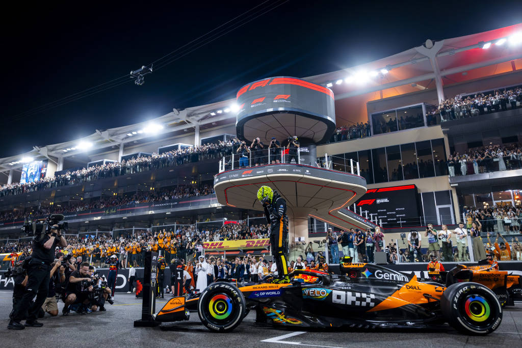 乌兹别克斯坦足球
_诺里斯首夺F1车手总冠军乌兹别克斯坦足球
,维斯塔潘虽败犹荣