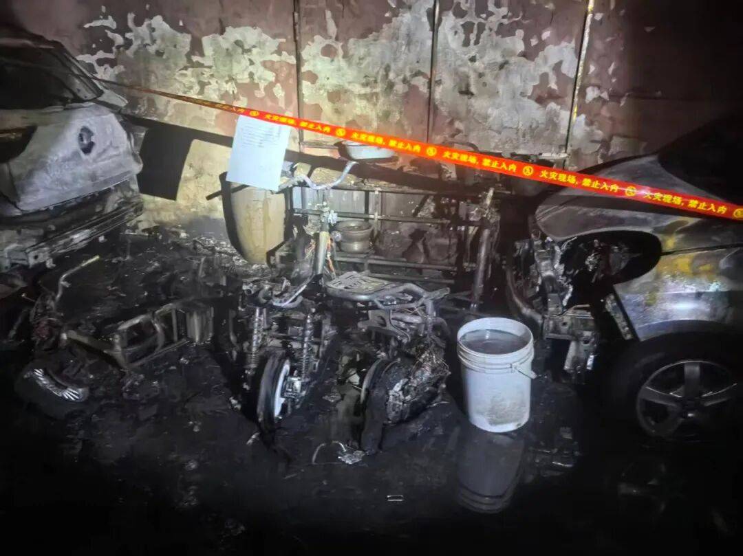 皇冠体育App下载
_集中曝光皇冠体育App下载
!郑州市2025年11月共发生13起电动自行车火灾!