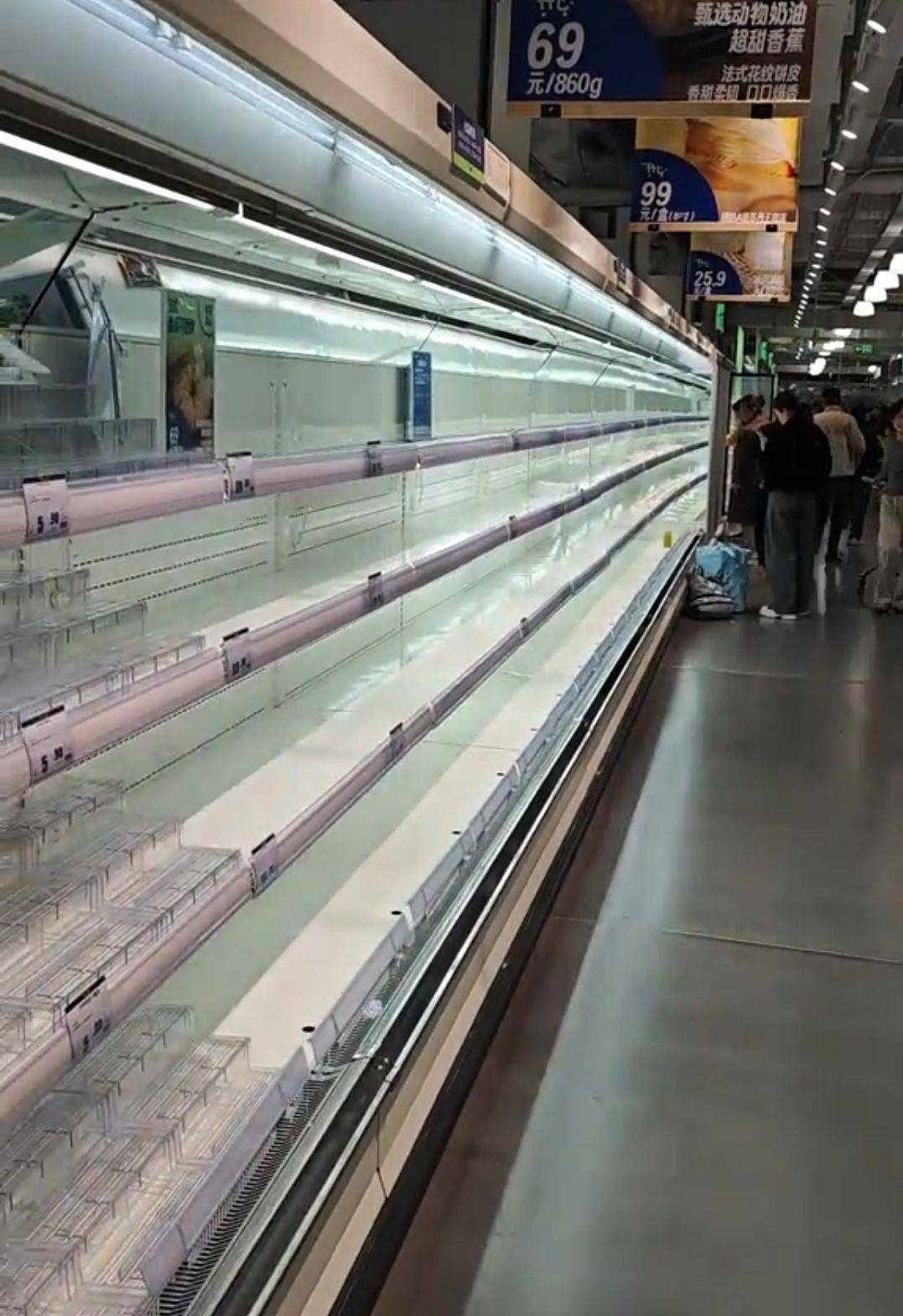 皇冠代理登1_山西零售龙头“美特好”多家门店闭店调改皇冠代理登1,部分门店出现货架大面积空置、购物限流、退卡时间长,相关部门已与企业对接,太原市消协:此次是调改并非彻底停业