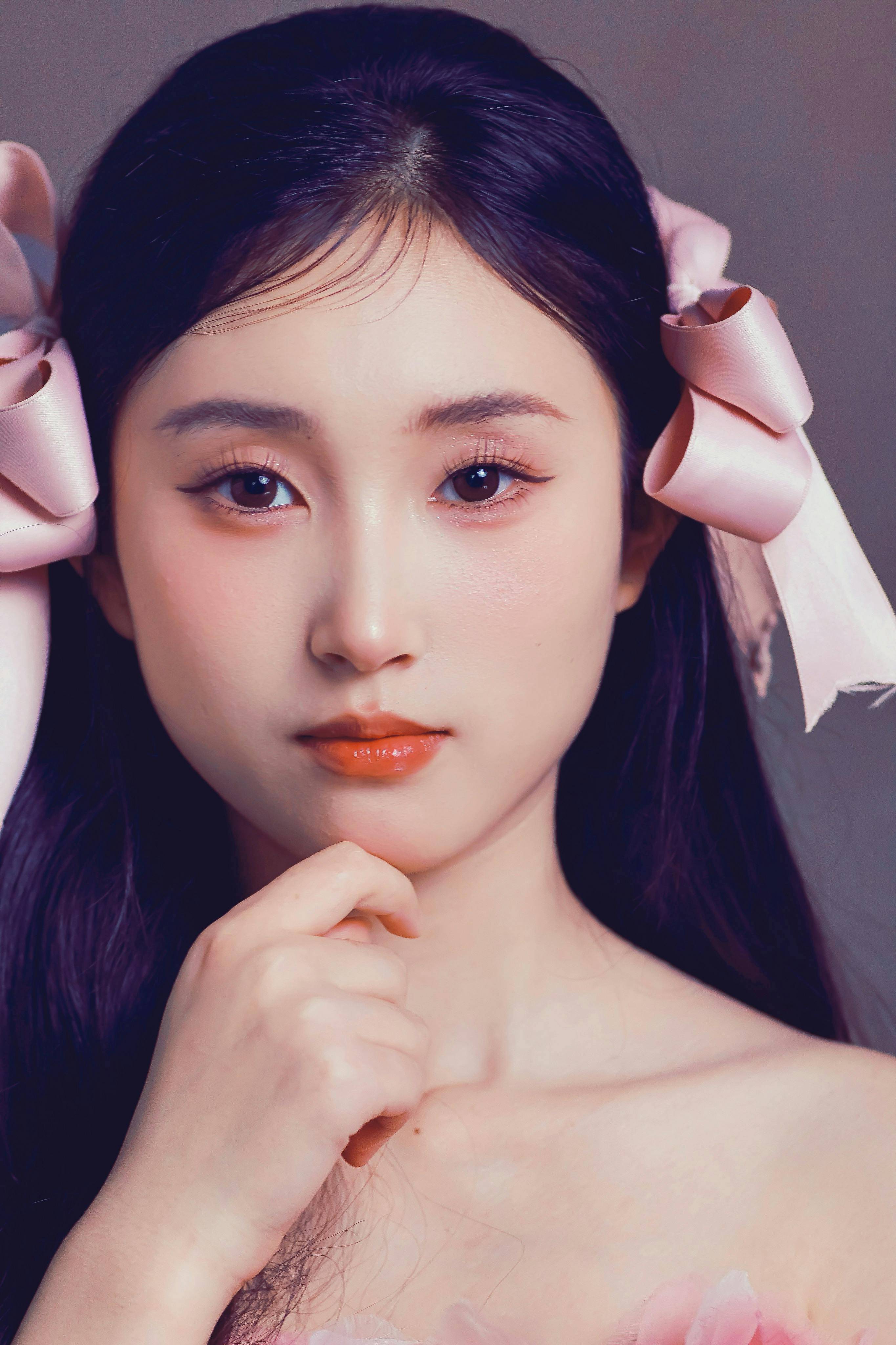 香港足球联赛
_18岁女生全素颜相亲香港足球联赛
，两男子一眼沦陷，选踏实男子，网友赞：内在才长久