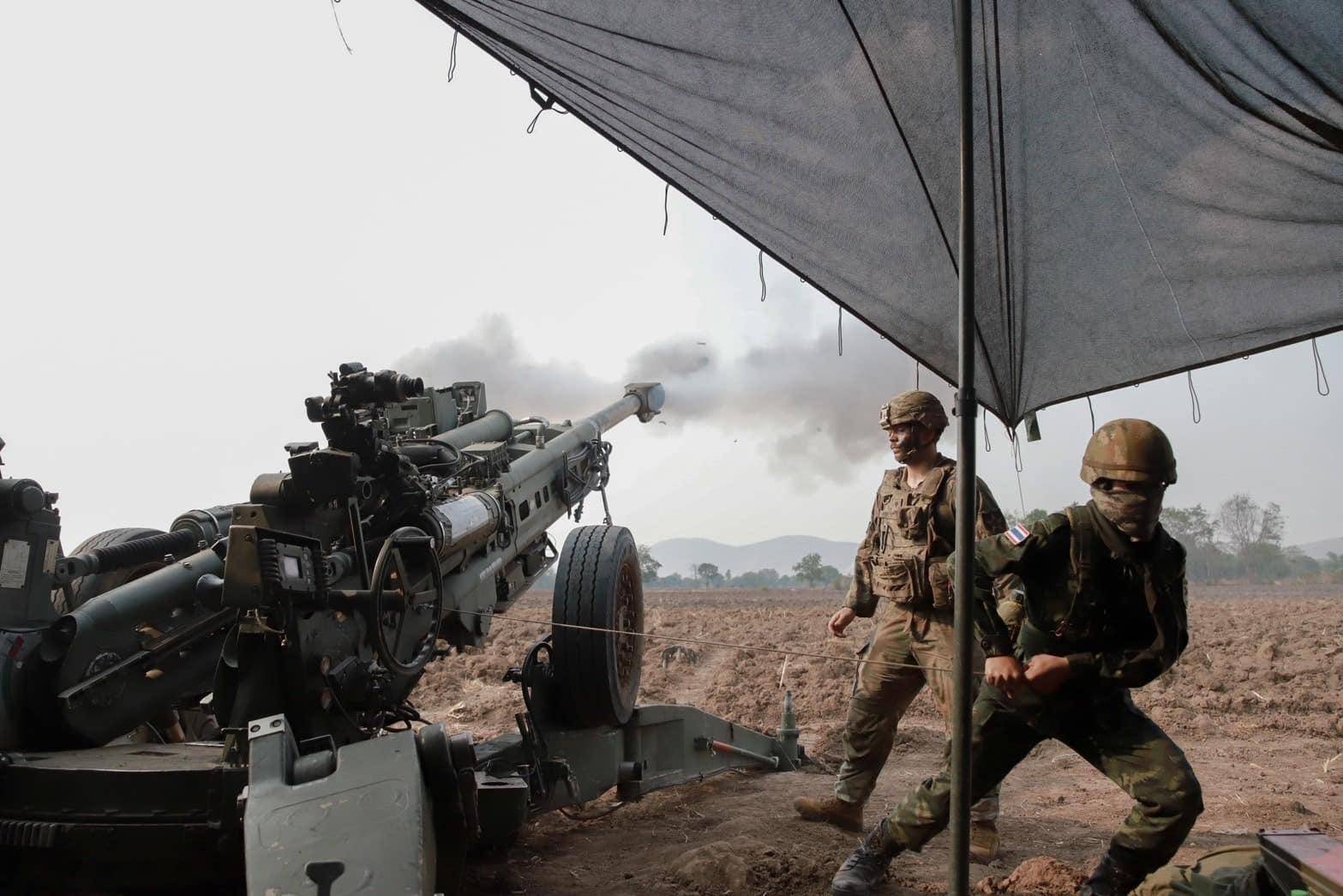 正版皇冠信用网代理_不给洪森父子拼命正版皇冠信用网代理，柬军跑了：泰国缴获中械摆一地，越南武器参战