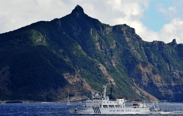 正版皇冠信用网开户_5架无人机围岛正版皇冠信用网开户,赌中方不敢击落?反制手段就位,高世早苗知道怕了