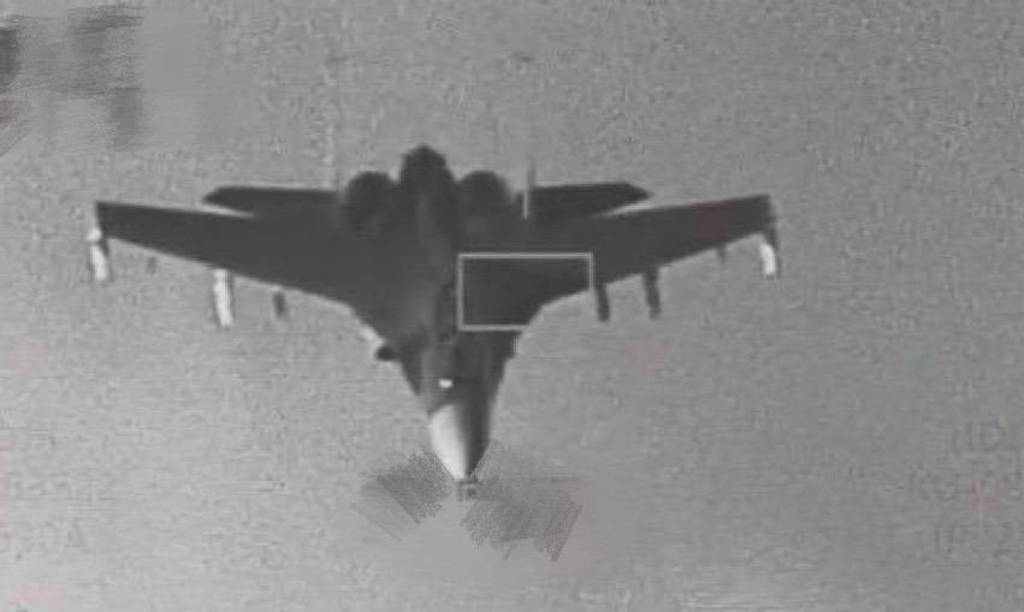 介绍个信用网网址_歼-20首次与台岛合影介绍个信用网网址,F-16V毫无踪迹:台军撒谎锁定解放军预警机