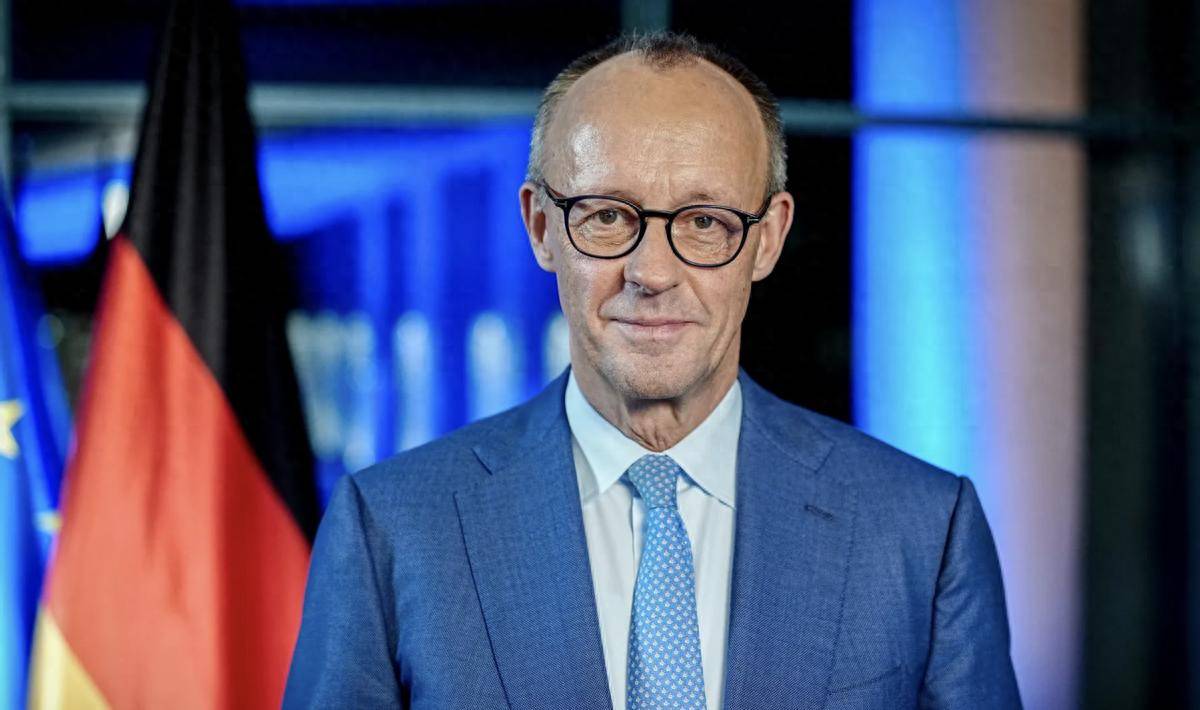 新2平台_德国总理默茨新年致辞:我们不是大国的棋子新2平台,我们双手未被束缚!哪来的底气?