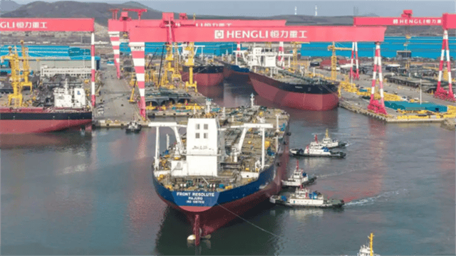 皇冠登3管理出租_比福建舰还大!4艘万吨巨船同时出坞皇冠登3管理出租,美这才明白,输给中国了