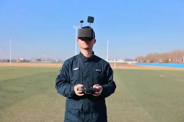 皇冠信用网_和美军差距很大皇冠信用网?官媒:无人机首次引导054B舰炮对陆攻击