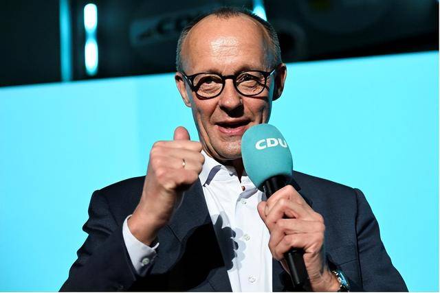 皇冠ag mos077_登上访华专机前皇冠ag mos077，默茨请教“中国通”，德国想走出困境必须向东看