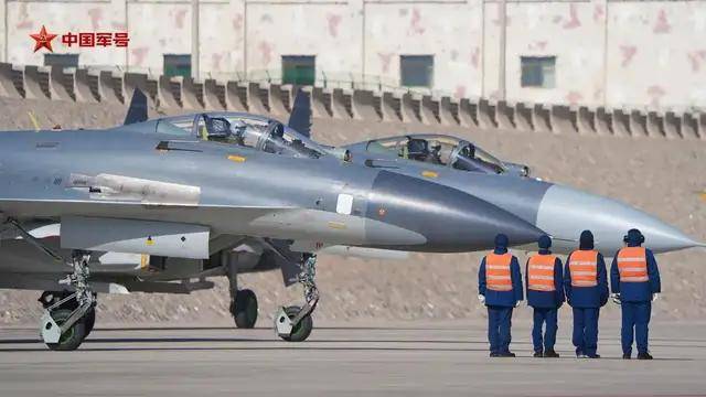 皇冠信用网网址_三代同堂皇冠信用网网址!央视首次出现歼-11、歼-11BS、歼-11BG同框画面