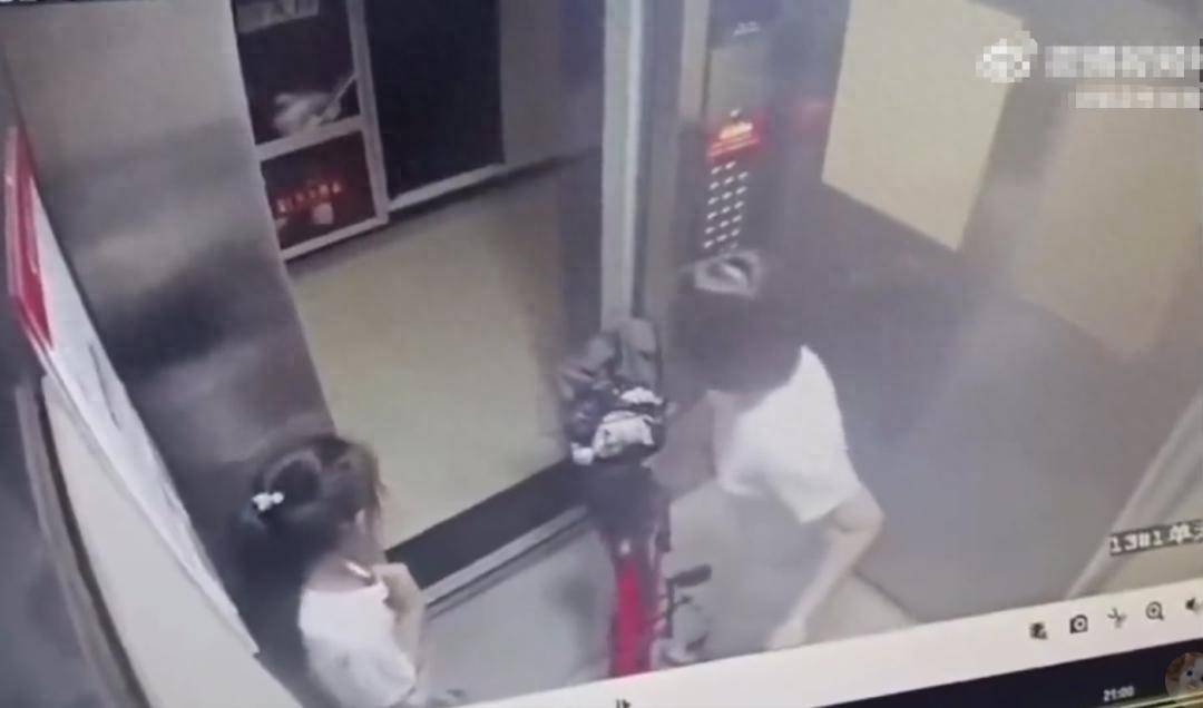 皇冠信用网体育
_陕西9岁女孩电梯内夸自行车漂亮皇冠信用网体育
,伸手摸了下车把,遭女车主掌掴致脸部红肿