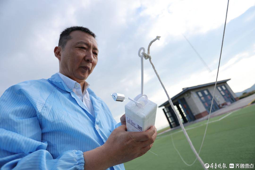 世界杯足球平台代理_拾光|几十年如一日世界杯足球平台代理,他准点放气球高空测天气