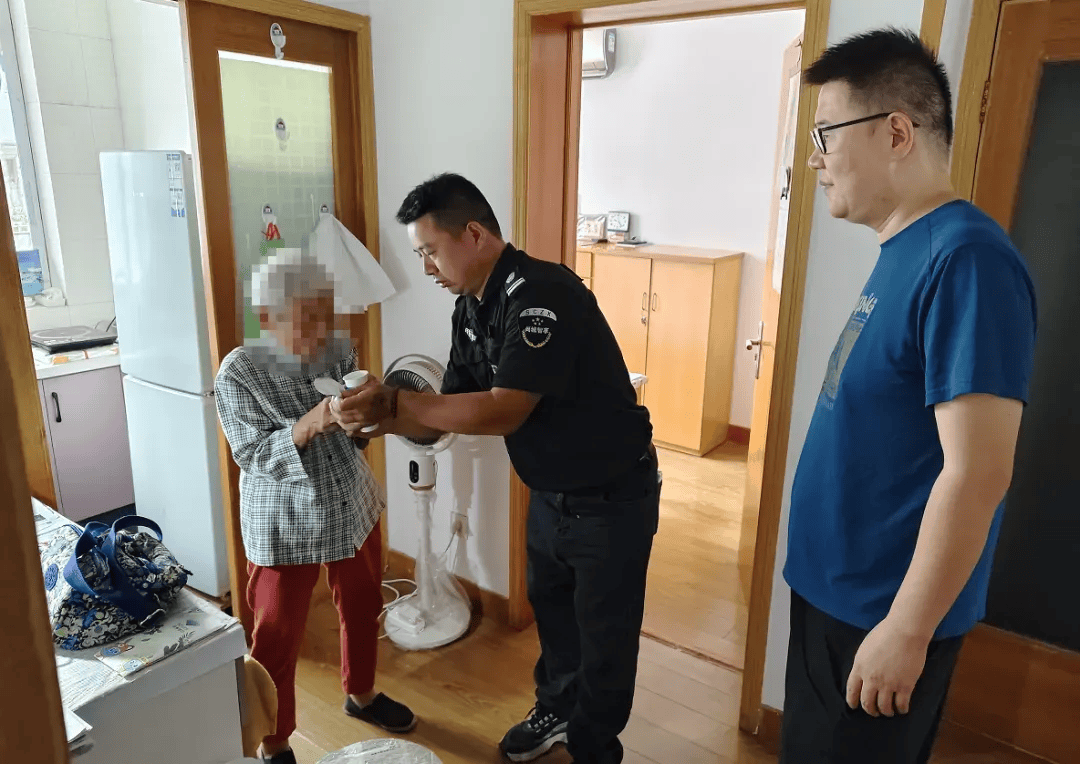 皇冠足球管理平台出租_浙江一男子刚上班皇冠足球管理平台出租,捡到3张纸条,打开还有自己名字:我已20小时,没有进食进水,帮我,求你了……