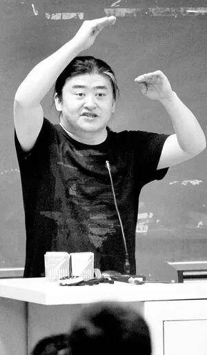 皇冠会员如何申请_“刘欢退休仍是副教授”引热议皇冠会员如何申请,前校长:他对自己的定位首先是老师而不是歌手