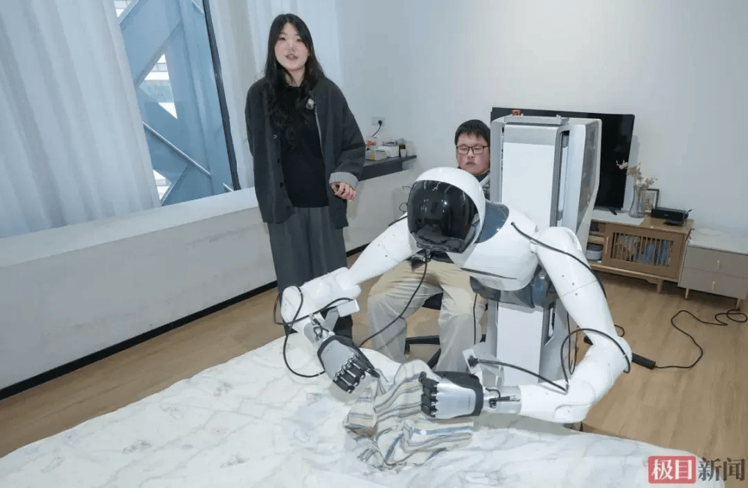 世界杯足球开户
_浙江00后女生一口气租30套房世界杯足球开户
,每套只住一周,中介怀疑她是骗子,真相让人意外:带50多人教机器人做家务、练技能